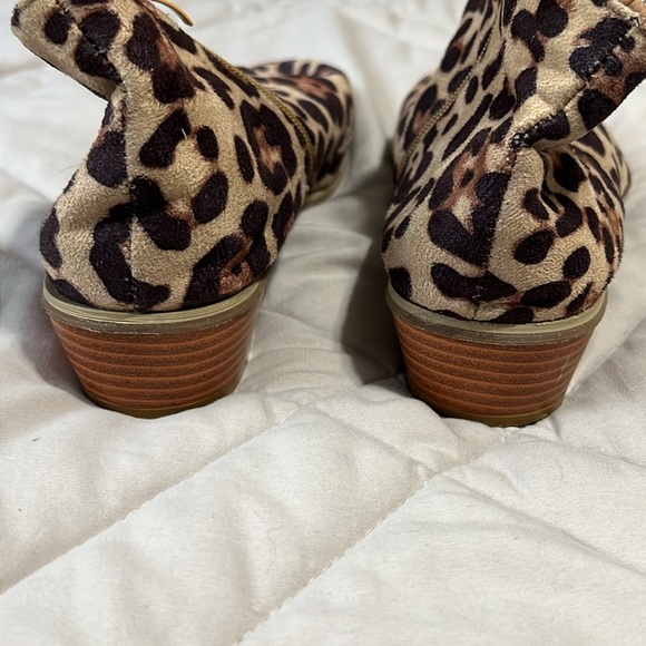 Low Ankle Cheetah Boots - Picture 4 of 6